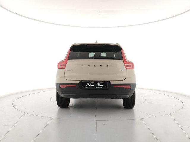 Volvo XC40 B3 automatico Plus Dark - Autocarro - foto 4 di 4