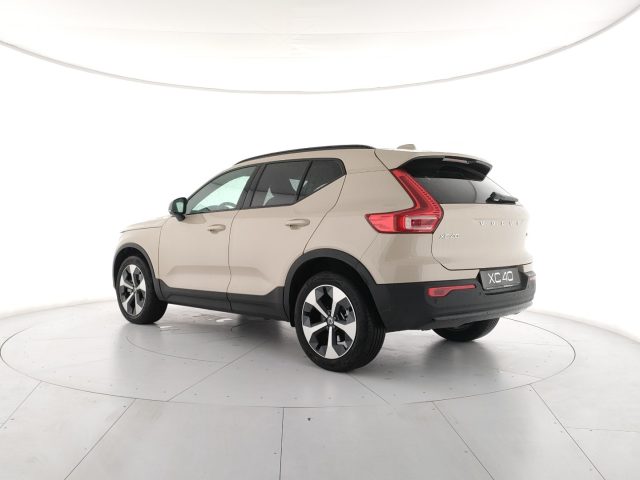 Volvo XC40 B3 automatico Plus Dark - Autocarro - foto 3 di 4