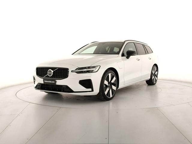 Volvo V60 T6 Plug-in Hybrid AWD automatico Ultra Dark - foto 2 di 4