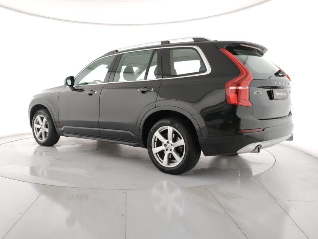 Volvo XC90 D5 AWD Geartronic 7p Momentum - solo operatori - foto 3 di 4