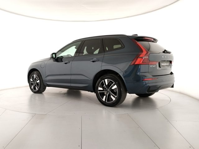Volvo XC60 T6 Plug-in AWD Plus Dark Autocarro- Prontaconsegna - foto 3 di 4