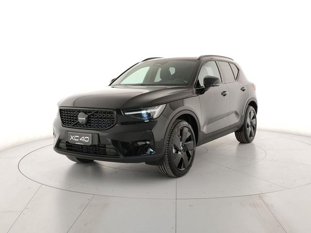 Volvo XC40 B3 automatico Ultra Black Edition - foto 2 di 4