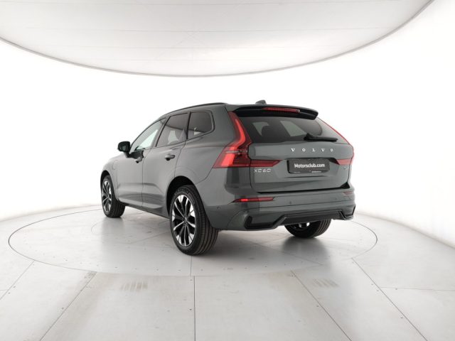 Volvo XC60 T6 Plug-in AWD auto Ultra Dark - foto 3 di 4