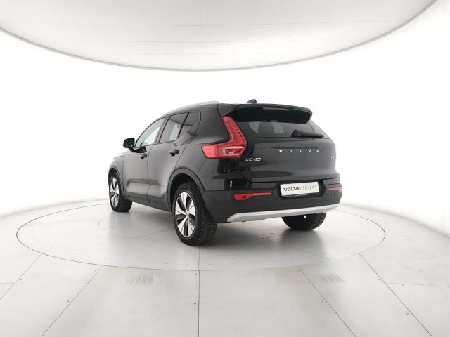 Volvo XC40 T2 Core - foto 3 di 4