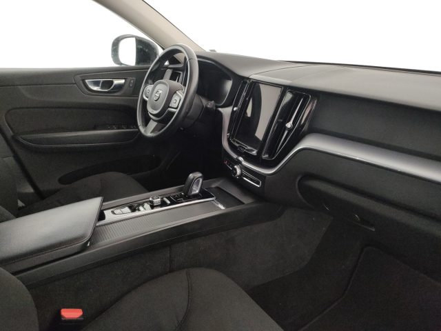 Volvo XC60 B4 (d) Geartronic Momentum Pro - Autocarro usato a MODENA