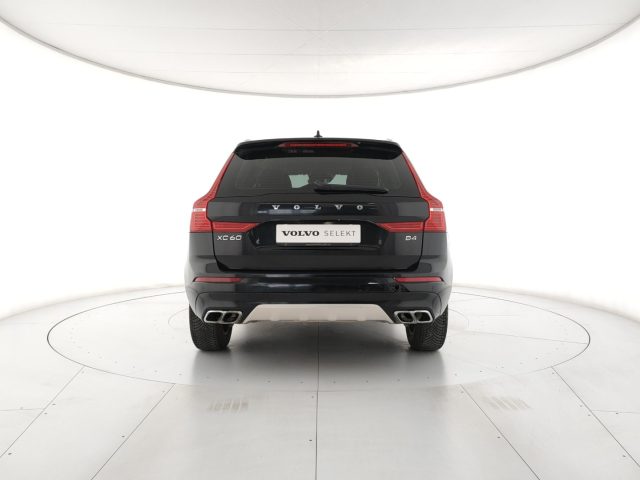 Volvo XC60 B4 (d) Geartronic Momentum Pro - Autocarro - foto 4 di 4