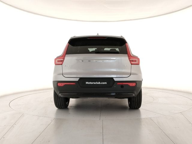 Volvo XC40 B3 automatico Plus Dark - foto 4 di 17
