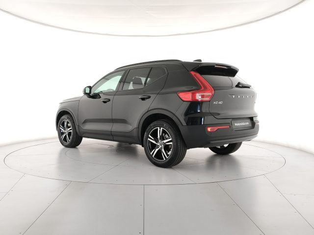 Volvo XC40 B3 automatico Plus Dark - Pronta consegna - foto 3 di 24