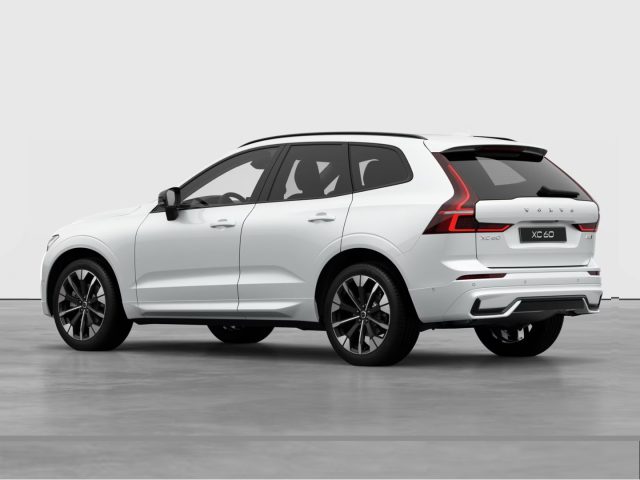 Volvo XC60 B5 AWD automatico Plus Dark - Pronta Consegna - foto 3 di 4