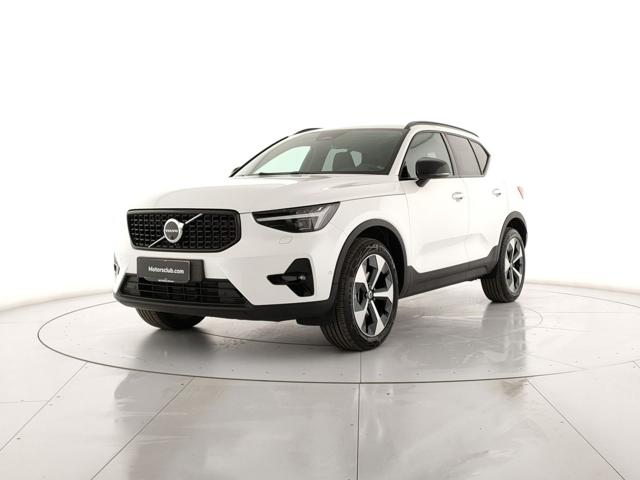 Volvo XC40 B3 automatico Ultra Dark - Pronta consegna - foto 2 di 4