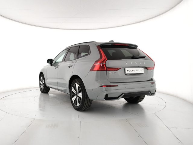 Volvo XC60 B5 AWD automatico Plus Dark - foto 3 di 4