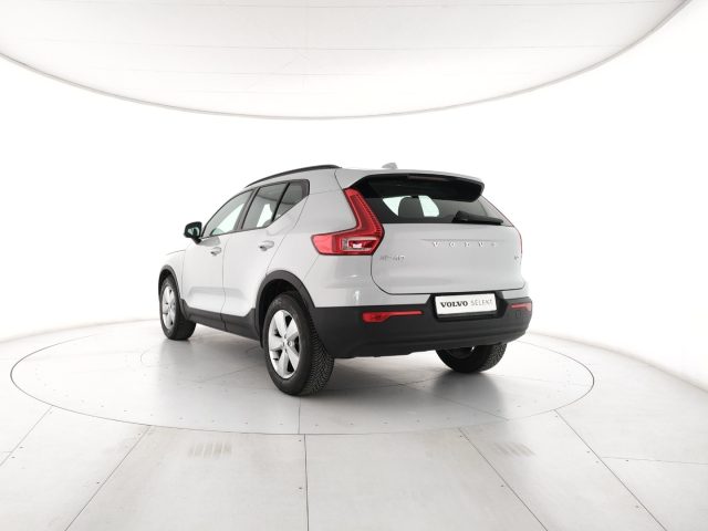 Volvo XC40 T2 Geartronic Momentum Core - foto 3 di 4
