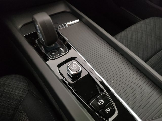 Volvo V60 B4 automatico Core - Pronta Consegna nuovo a MODENA