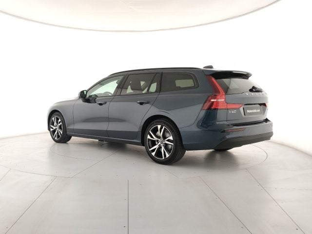 Volvo V60 B4 automatico Core - Pronta Consegna - foto 3 di 4
