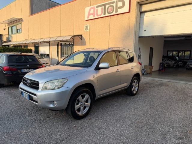 Toyota RAV 4 MY23 RAV4 2.2 D-4D 136 CV, del 2006, 275.000 km, in vendita a Brescia (BS)