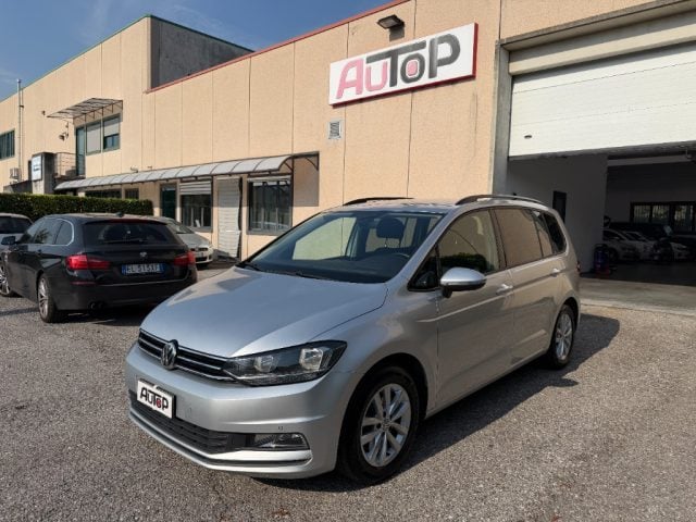 Volkswagen Touran 1.6 TDI 115 CV SCR DSG BlueMotion Technology, del 2017, 298.000 km, in vendita a Brescia (BS)
