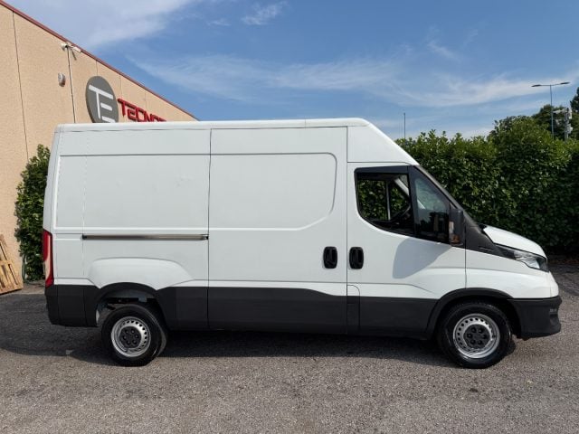 Iveco Daily 35S12V 2.3 HPT PM-TM Furgone - foto 4 di 4
