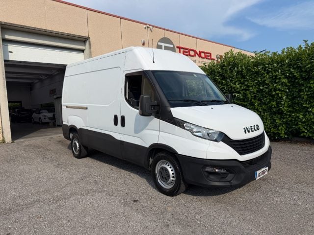 Iveco Daily 35S12V 2.3 HPT PM-TM Furgone - foto 3 di 4