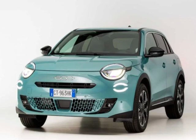 Fiat 600 Hybrid 110 CV DCT MHEV Sport Edizione Milano Corti, del 2026, 20 km, in vendita a Brescia (BS)