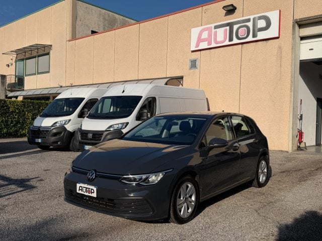 Volkswagen Golf 1.5 TGI DSG Life, del 2022, 135.000 km, in vendita a Brescia (BS)