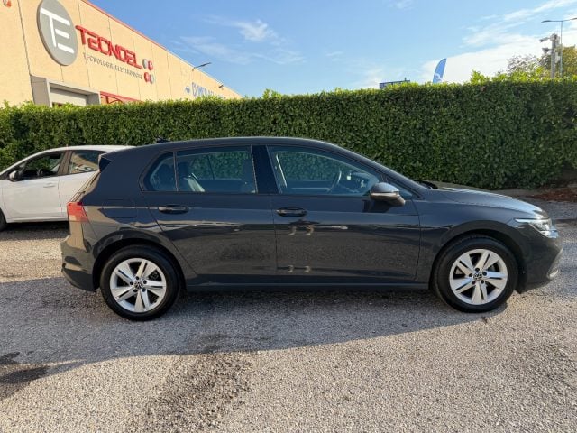 Volkswagen Golf 1.5 TGI DSG Life - foto 4 di 4