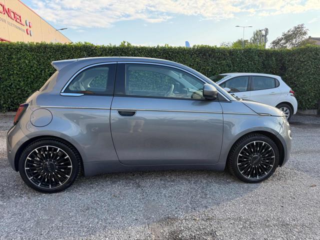 Fiat 500e Berlina 42 kWh La Prima - foto 2 di 4