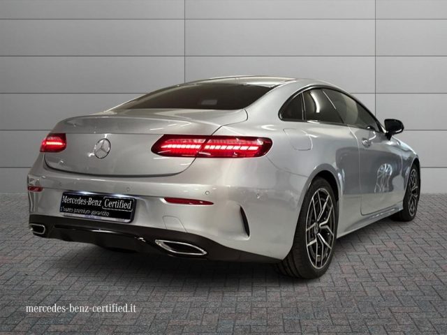 Mercedes-Benz E 300 d Auto 4Matic Mild hybrid Premium Plus - foto 2 di 4