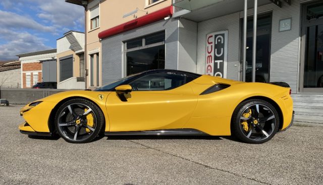 Ferrari SF90 Spider ASSETTO FIORANO - foto 4 di 4