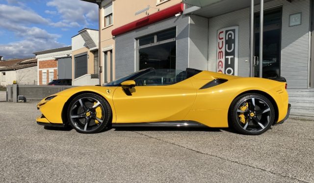 Ferrari SF90 Spider ASSETTO FIORANO - foto 3 di 4