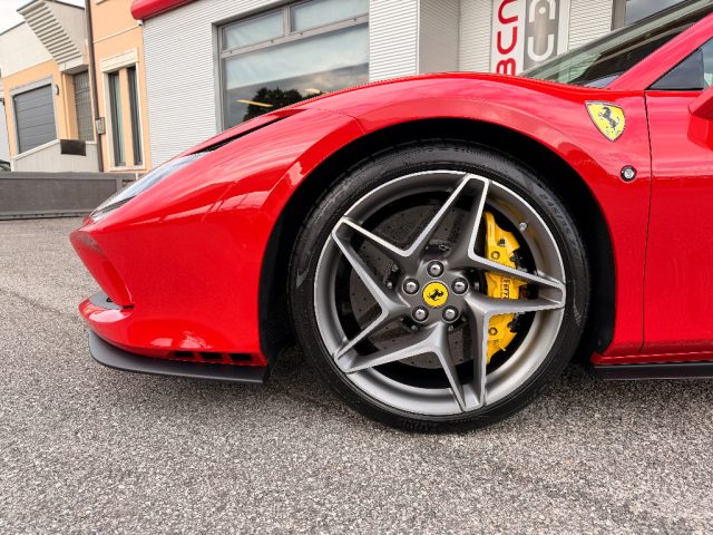 Ferrari F8 Spider - foto 3 di 4