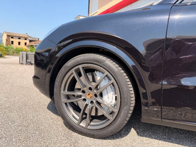 Porsche Cayenne 4.0 V8 Turbo - foto 4 di 4