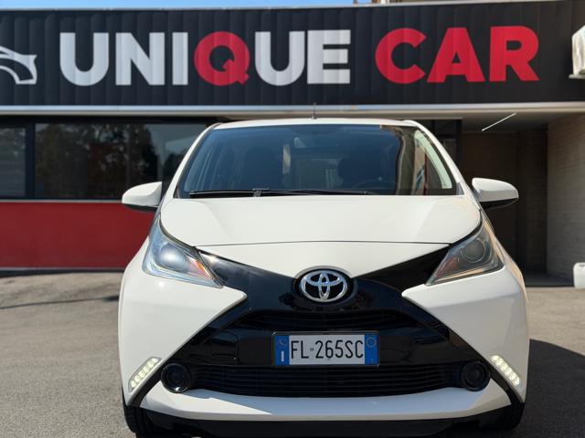 Toyota Aygo 1.0 VVT-i 69 CV x-business MMT (NESSUN VINCOLO) - foto 2 di 4