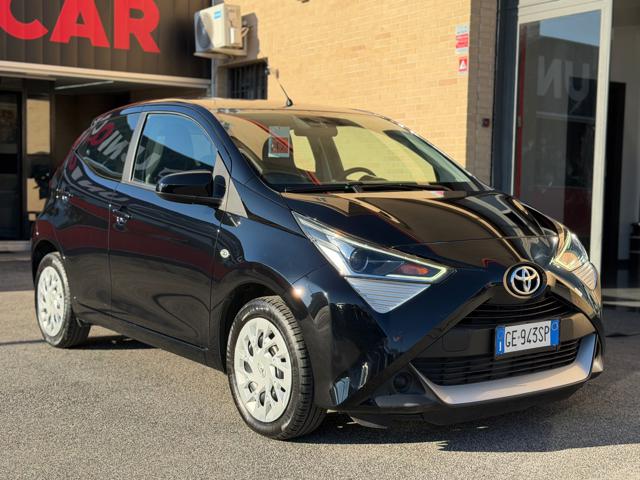 Toyota Aygo Connect 1.0 72 CV x-cool MMT (NESSUN VINCOLO), del 2021, 13.752 km, in vendita a Roma (RM)