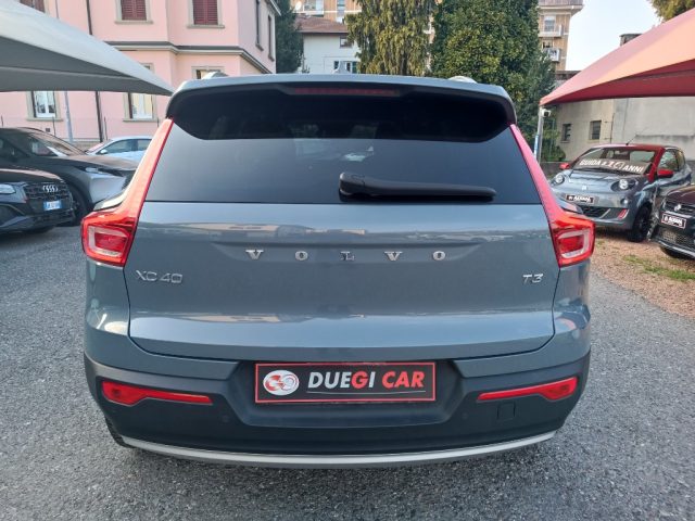 Volvo XC40 T3 Geartronic Momentum Pro, del 2022, 46.610 km, in vendita a Varese (VA)