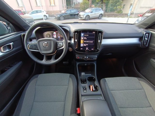 Volvo XC40 T3 Geartronic Momentum Pro usato a VARESE
