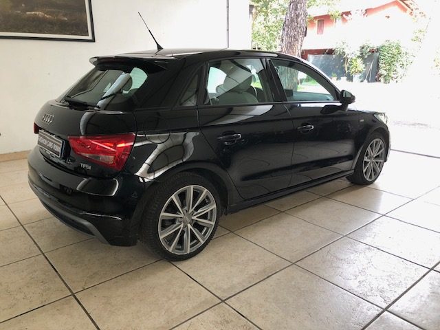 Audi A1 Sportback 1.2 TFSI S line edition plus - foto 4 di 16