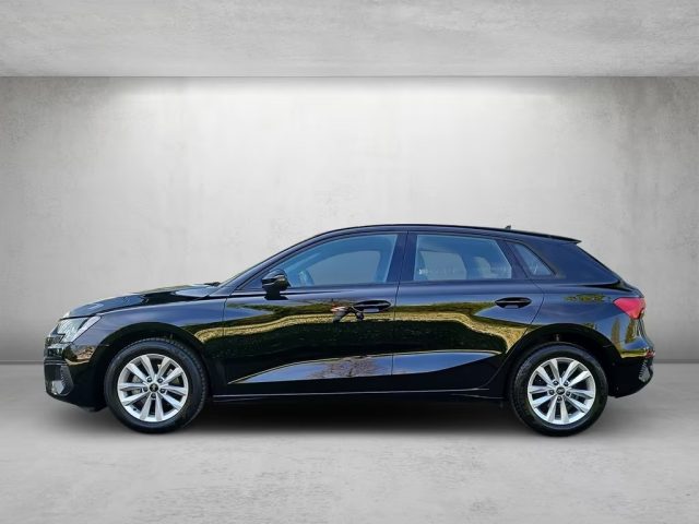 Audi A3 SPB 30 TFSI - foto 2 di 4