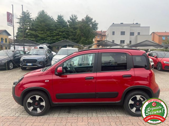Fiat Panda 1.0 FireFly S&S Hybrid City Cross - foto 2 di 4
