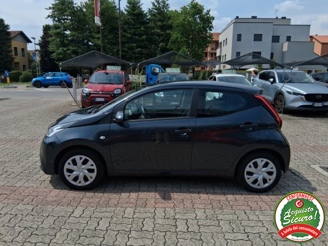 Toyota Aygo Connect 1.0 VVT-i 72CV 5 porte x-business - foto 2 di 4