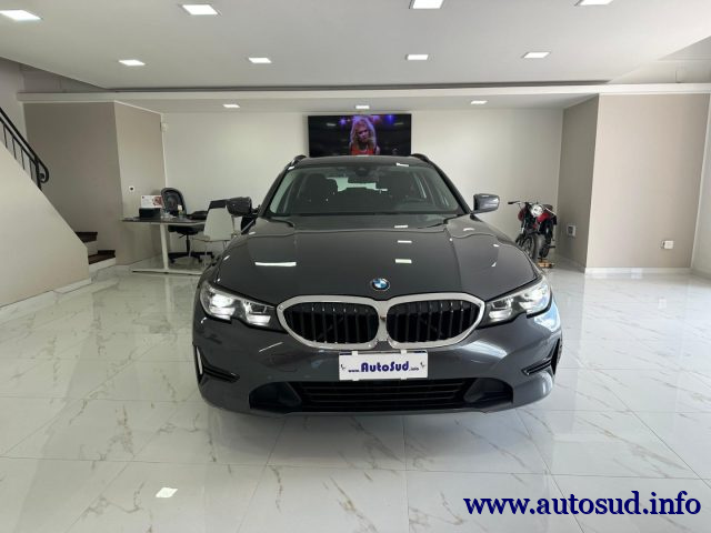 BMW 318 d 48V Touring Business Advantage - foto 2 di 4
