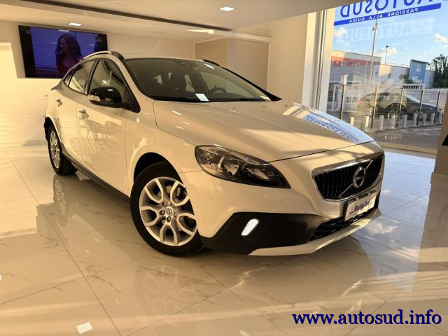 Volvo V40 Cross Country D2 Geartronic usato a MASSAFRA