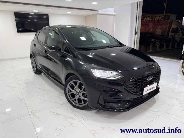 Ford Fiesta 1.0 Ecoboost Hybrid 125 CV 5 porte ST-Line, del 2023, 88.000 km, in vendita a Massafra (TA)