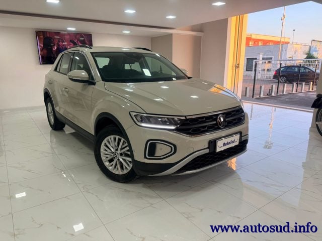 Volkswagen T-Roc 2.0 TDI SCR Life, del 2022, 169.000 km, in vendita a Massafra (TA)