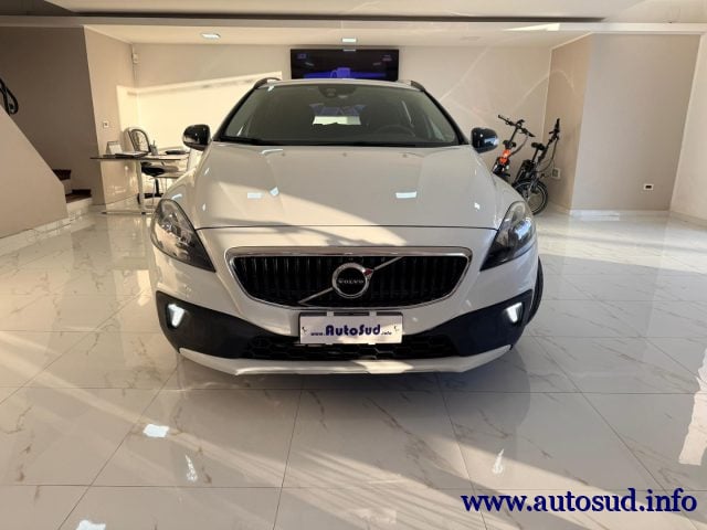 Volvo V40 Cross Country D2 Geartronic - foto 2 di 4