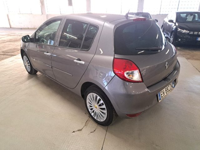 Renault Clio 1.2 16V 5 porte Yahoo! - foto 4 di 4