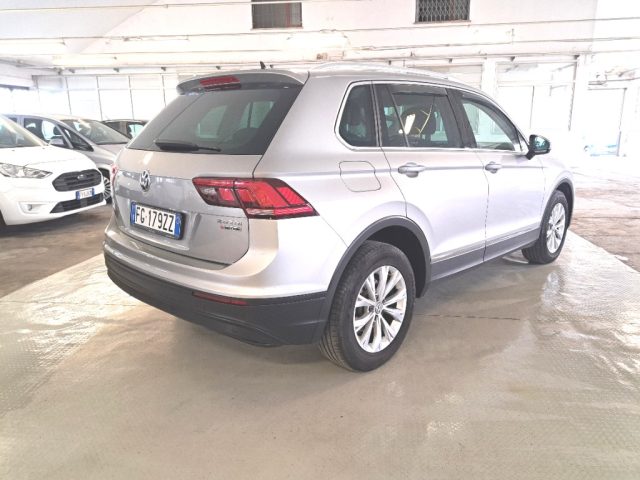 Volkswagen Tiguan 2.0 TDI DSG 4MOTION Executive BlueMotion Technolog - foto 4 di 4