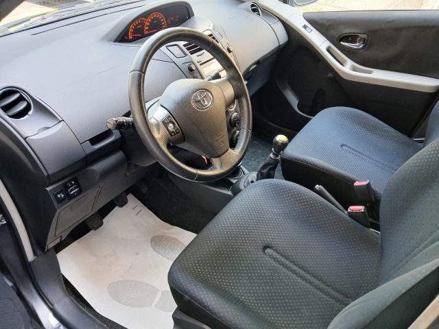Toyota Yaris 1.3 5 porte Sol - foto 4 di 4