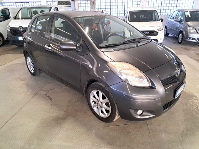 Toyota Yaris 1.3 5 porte Sol - foto 2 di 4