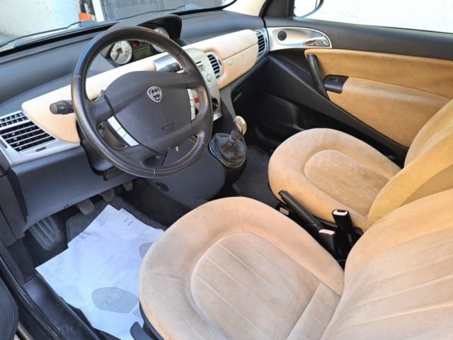 Lancia Ypsilon 1.2 Platino - foto 4 di 4