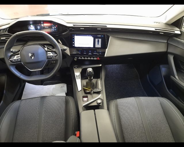 Peugeot 308 III 2021 - 1.2 puretech t Allure Pack s&s 130cv, del 2023, 28.473 km, in vendita a Alessandria (AL)